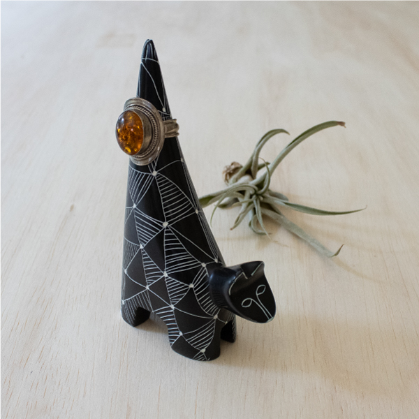 Etched Black Ring Holder Cat